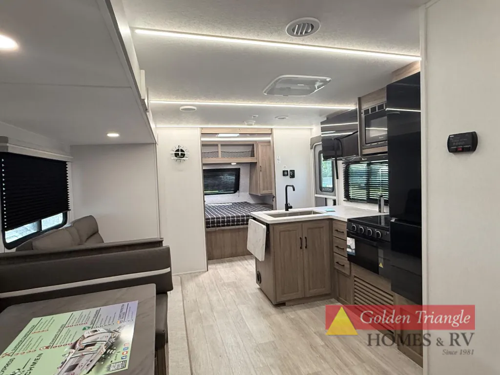 2026 Coachmen Freedom Express Select 30SE, Photos photo 24