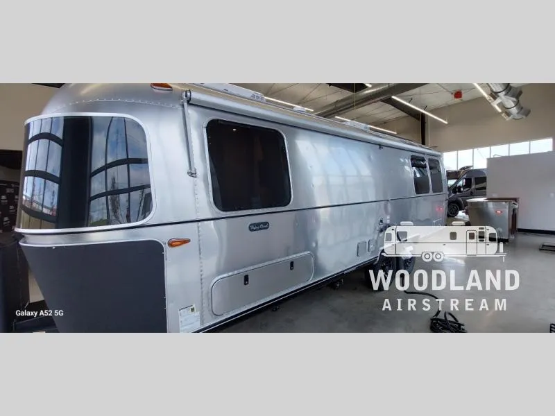 2026 Airstream Flying Cloud 27FB - Photo 4