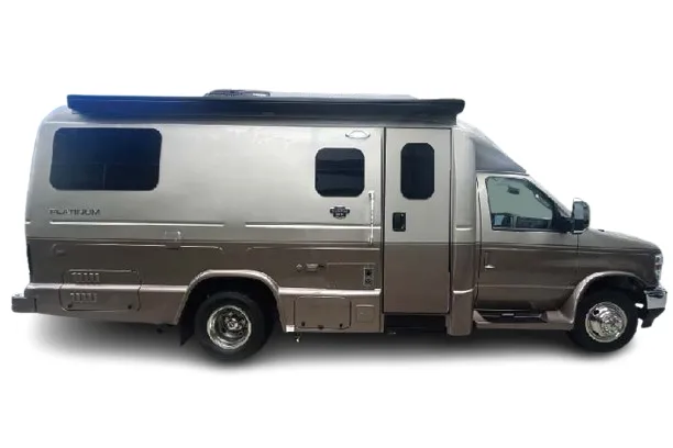 Coach House Platinum 220 exterior