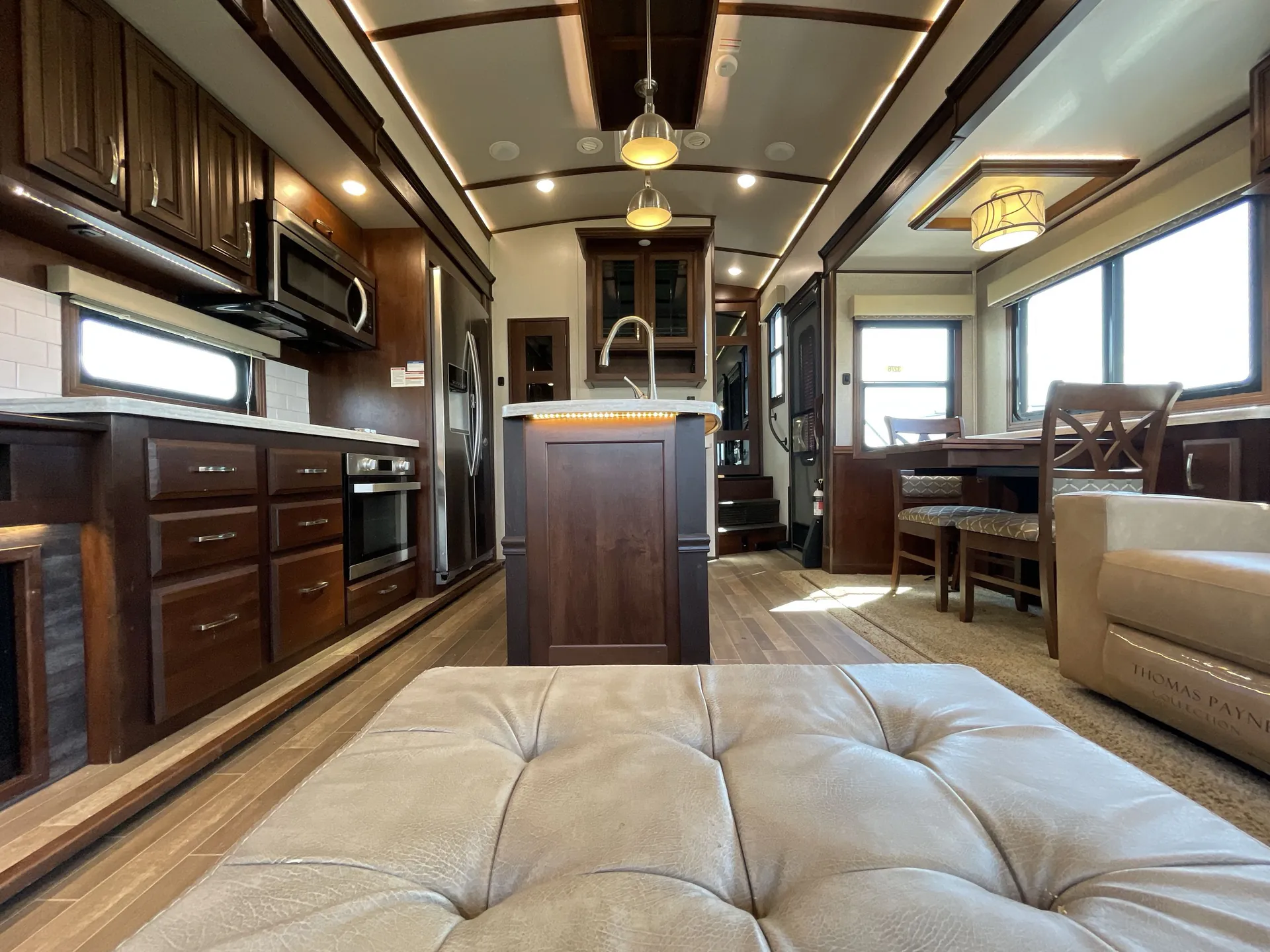 2020 Jayco Pinnacle 32RLTS — living area main
