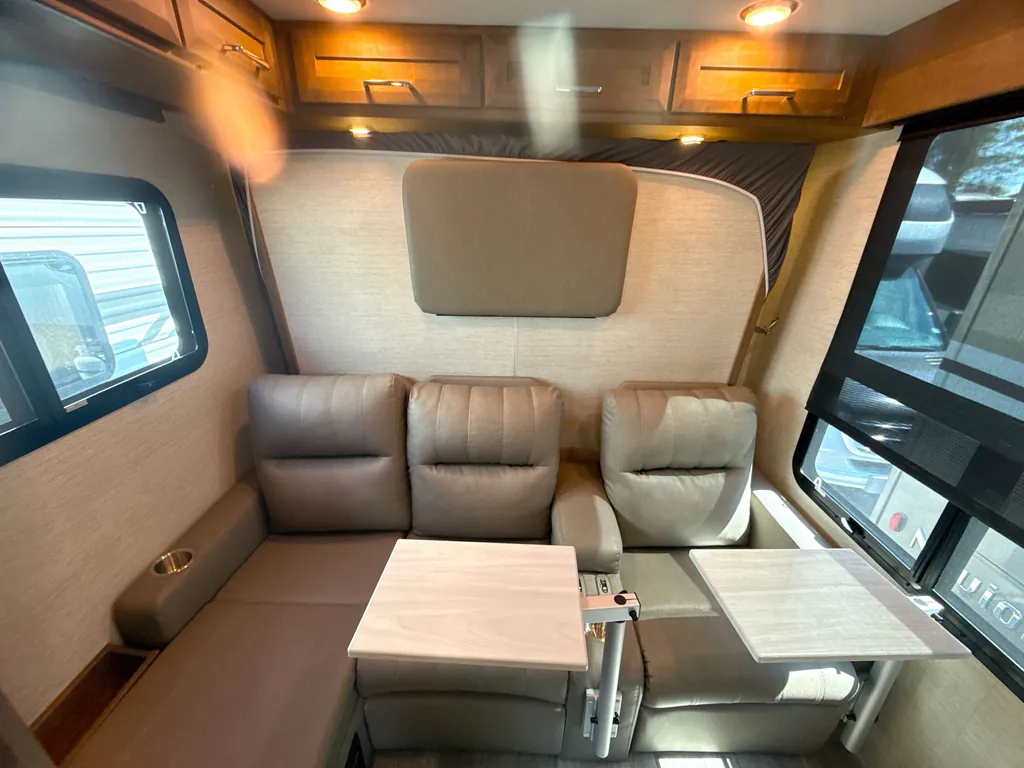 2024 Tiffin Wayfarer 25 RLW, Photos photo 13