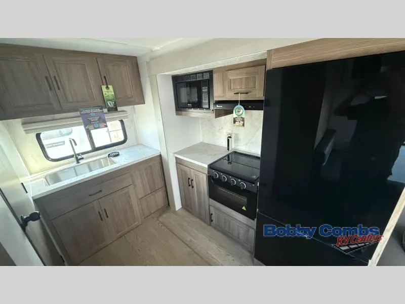 2025 Coachmen Freedom Express Ultra Lite 22MLS - Photo 4
