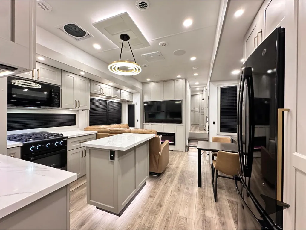 2025 Brinkley Model G 3250, Photos photo 4