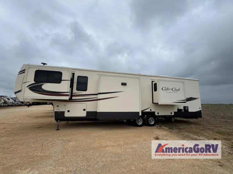 2020 Forest River Cedar Creek Silverback 37FLB - Photo 3