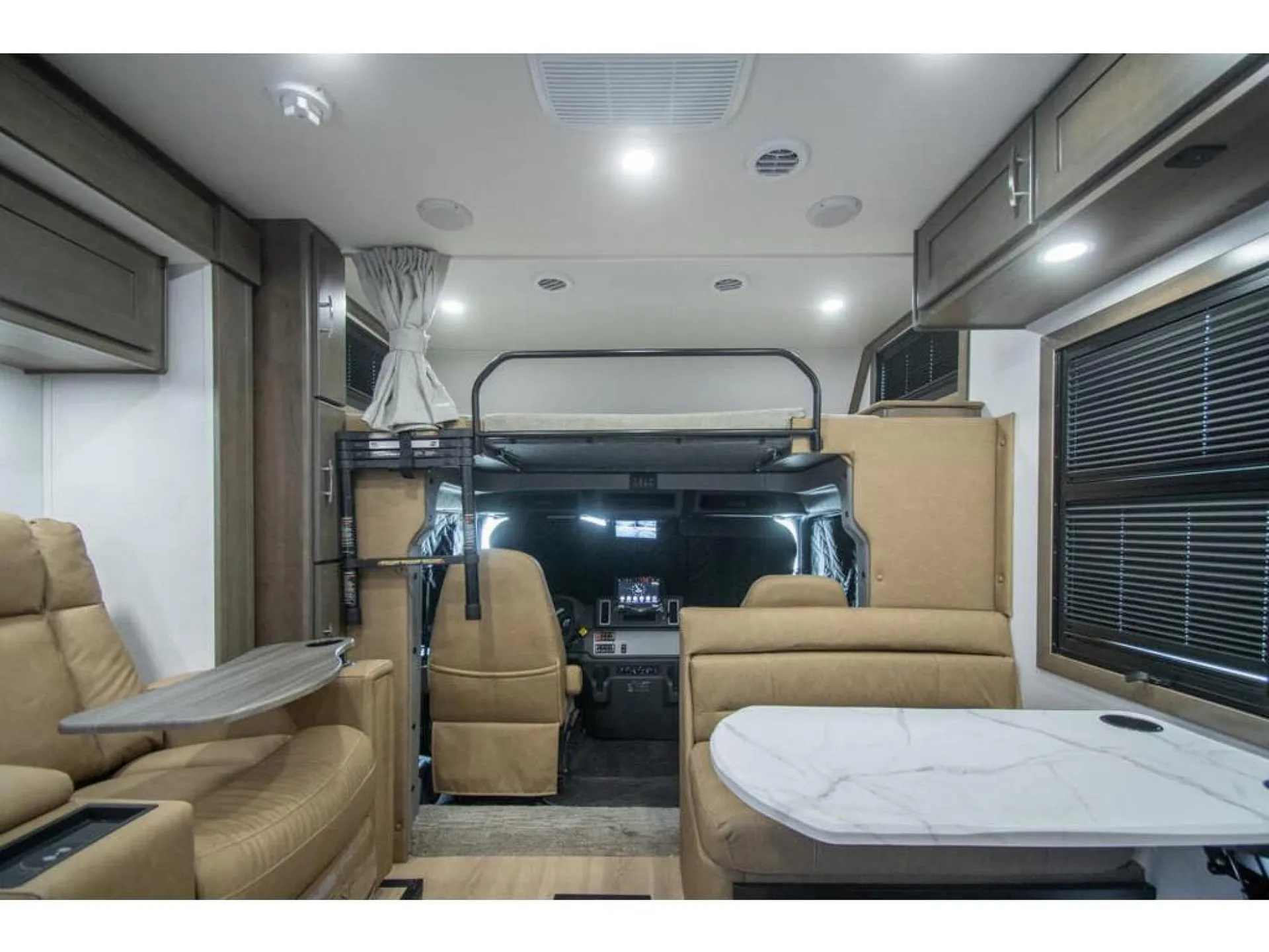 2026 Dynamax Europa 32KD - Photo 4