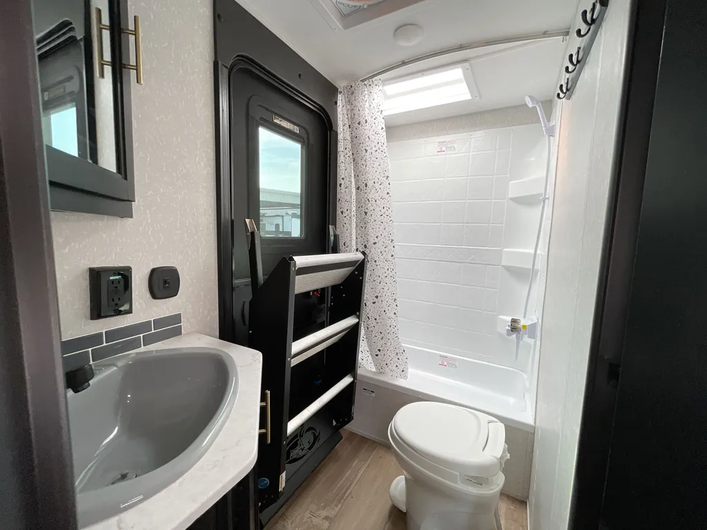 2022 Forest River Cherokee 274BRB, Photos photo 18