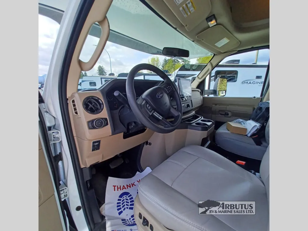 2024 Thor Motor Coach Echelon LF31, Photos photo 8