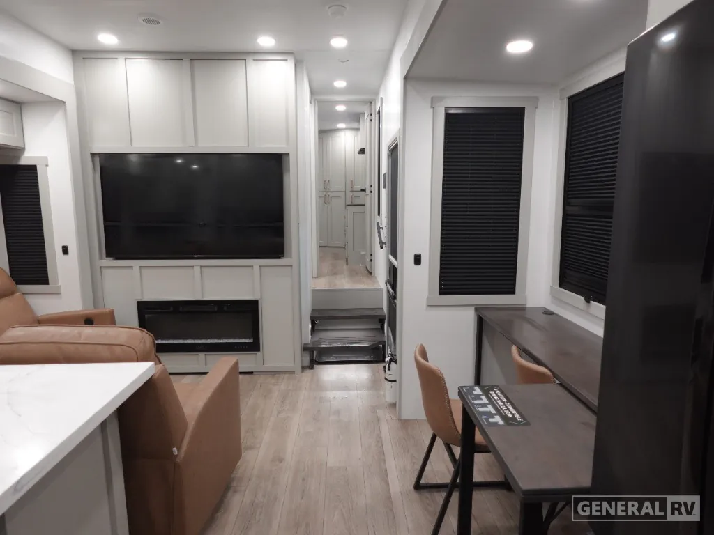 2025 Brinkley Model G 3250, Photos photo 4