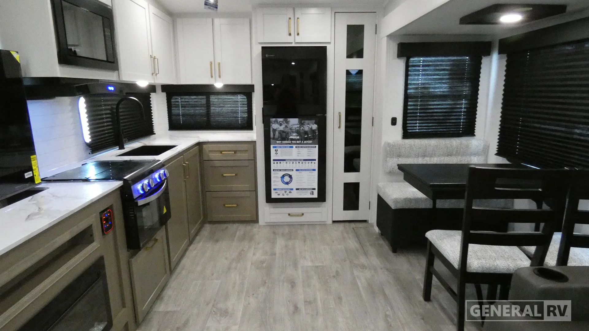 2027 Jayco Eagle 28RKS - Photo 3