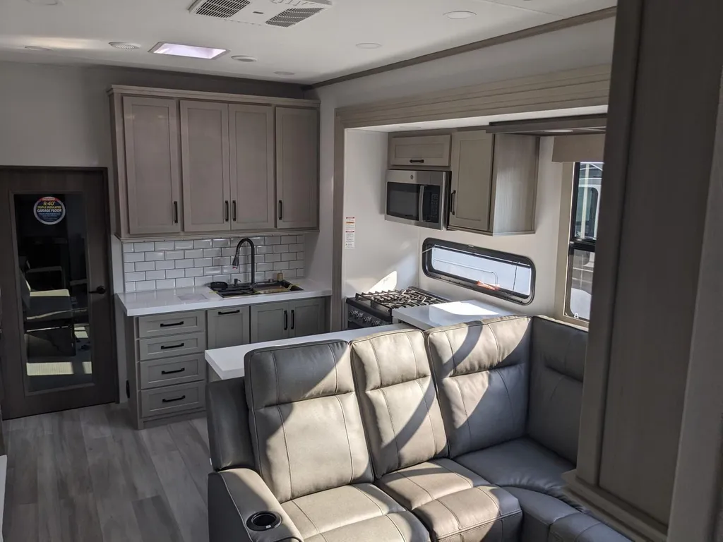 2025 Grand Design Momentum 344M, Photos photo 8