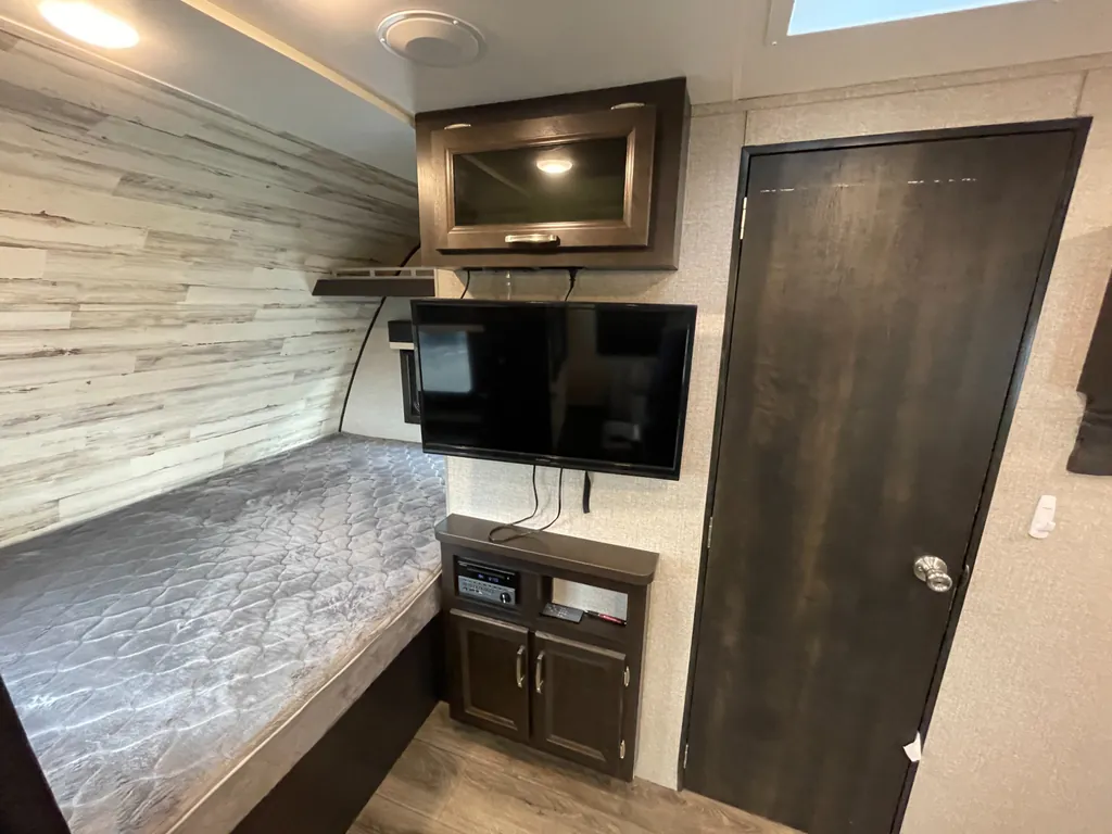 2021 Jayco Jay Feather 16RK, Photos photo 4