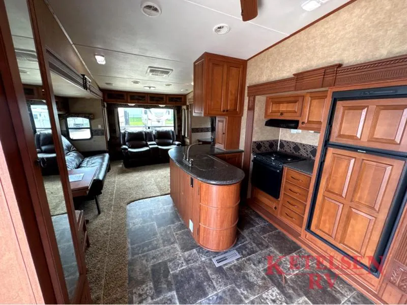 2012 Heartland Greystone 33QS - Photo 3