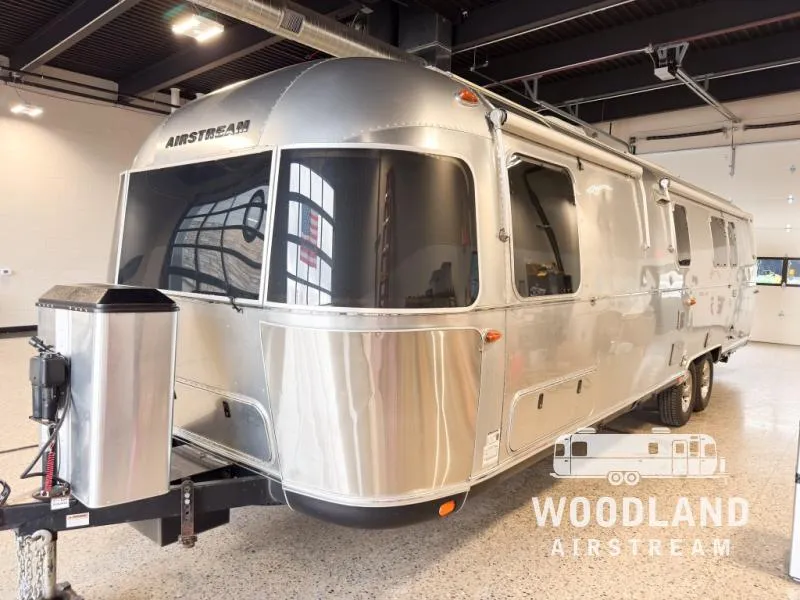 2021 Airstream Classic 33FB - Photo 4