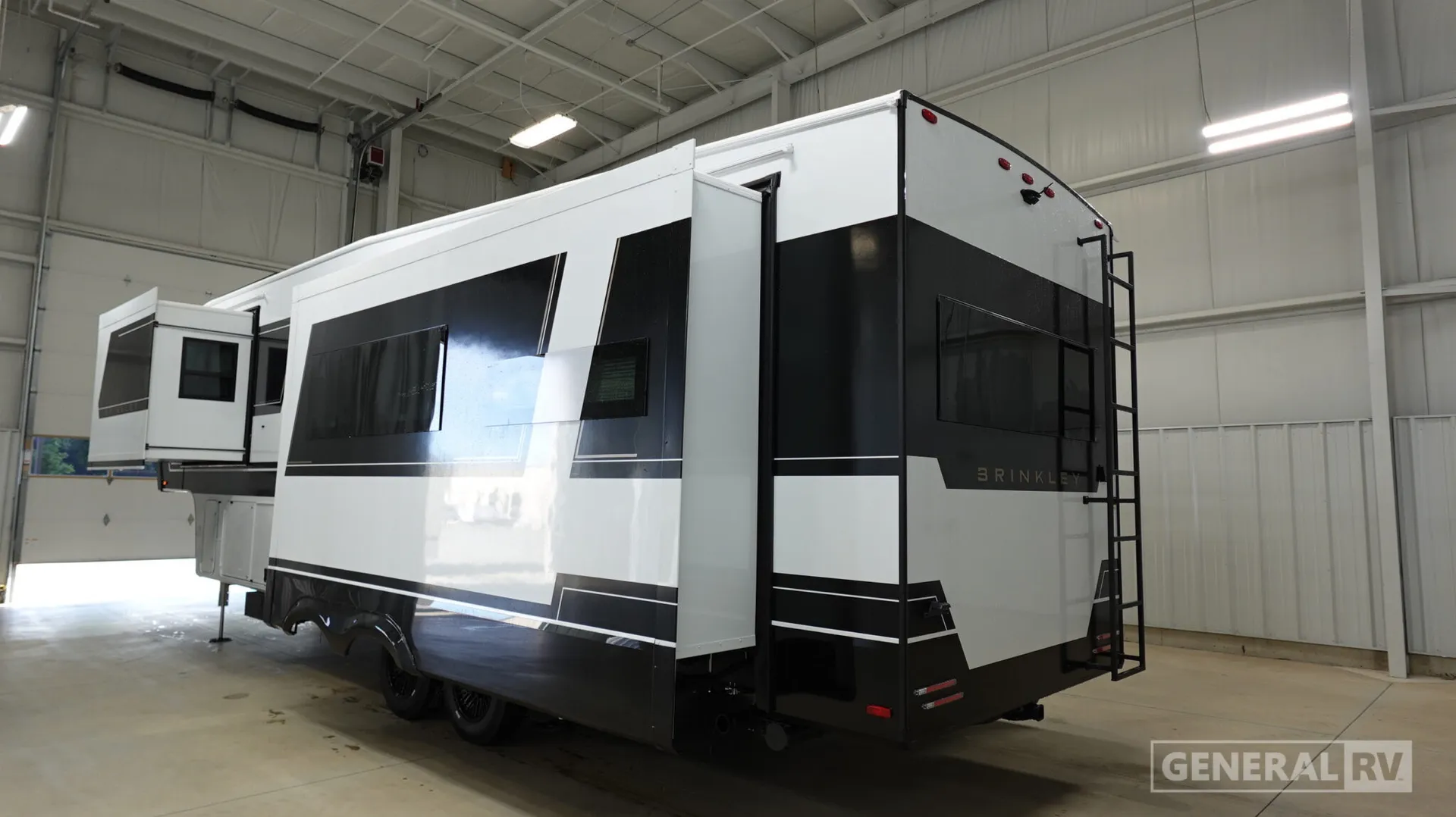 2027 Brinkley Model Z 3200 - Photo 4