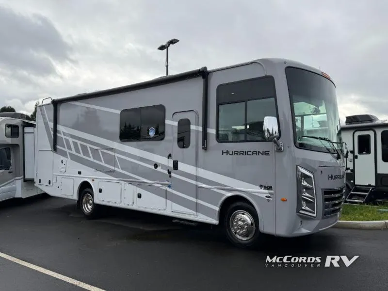 2026 Thor Motor Coach Hurricane 29L - Photo 2