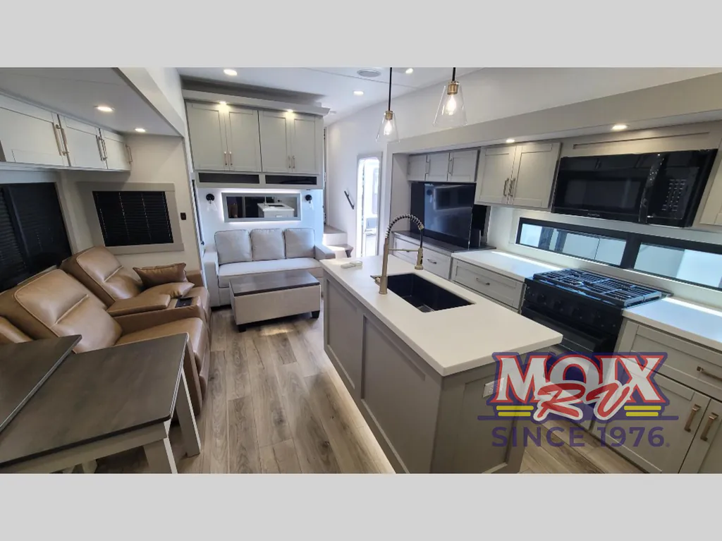 2025 Brinkley Model Z 3400, Photos photo 13