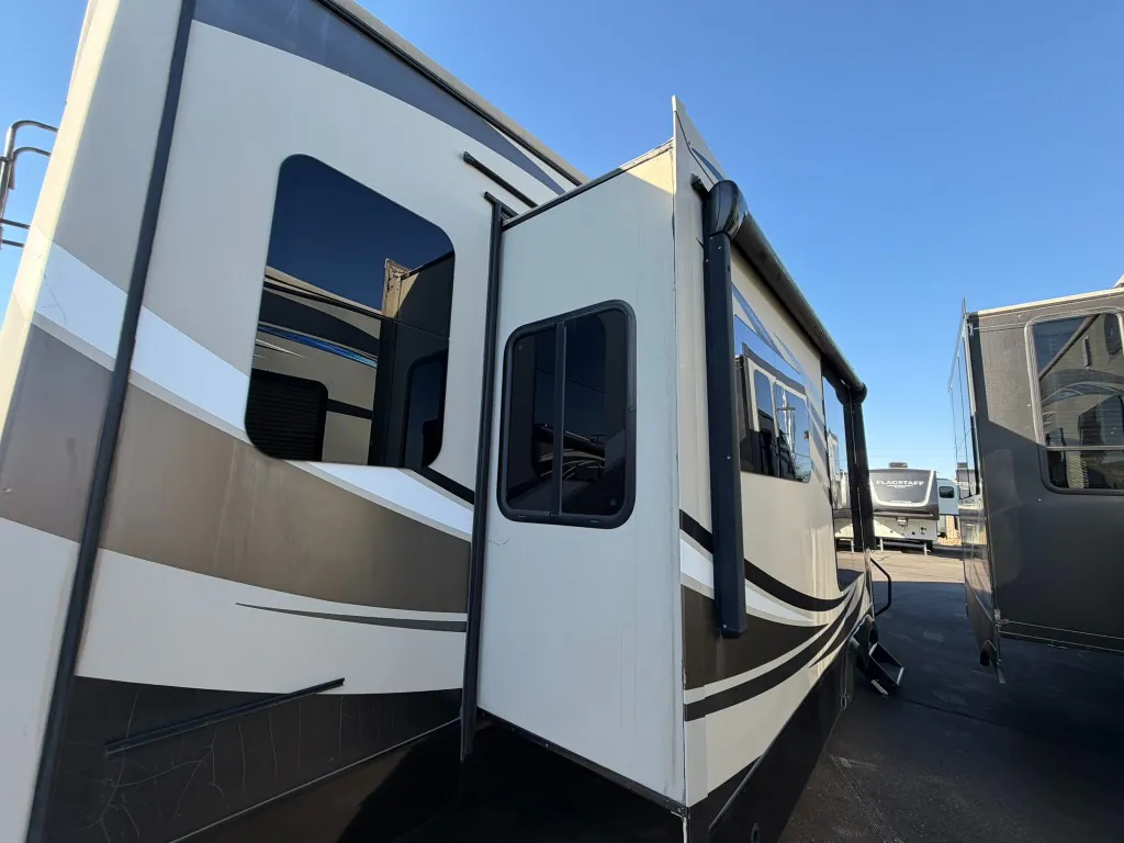 2016 Jayco Pinnacle 36RSQS - Photo 4