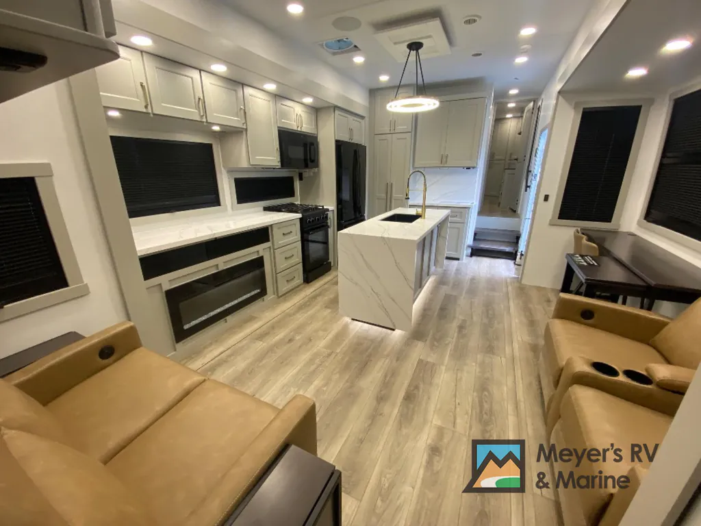 2026 Brinkley Model G 4100, Photos photo 7