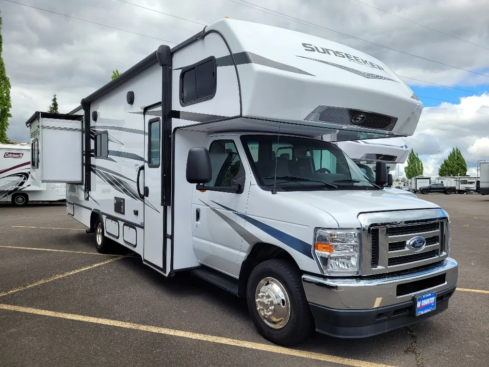 2024 Forest River Sunseeker 2550DS LE - Photo 2