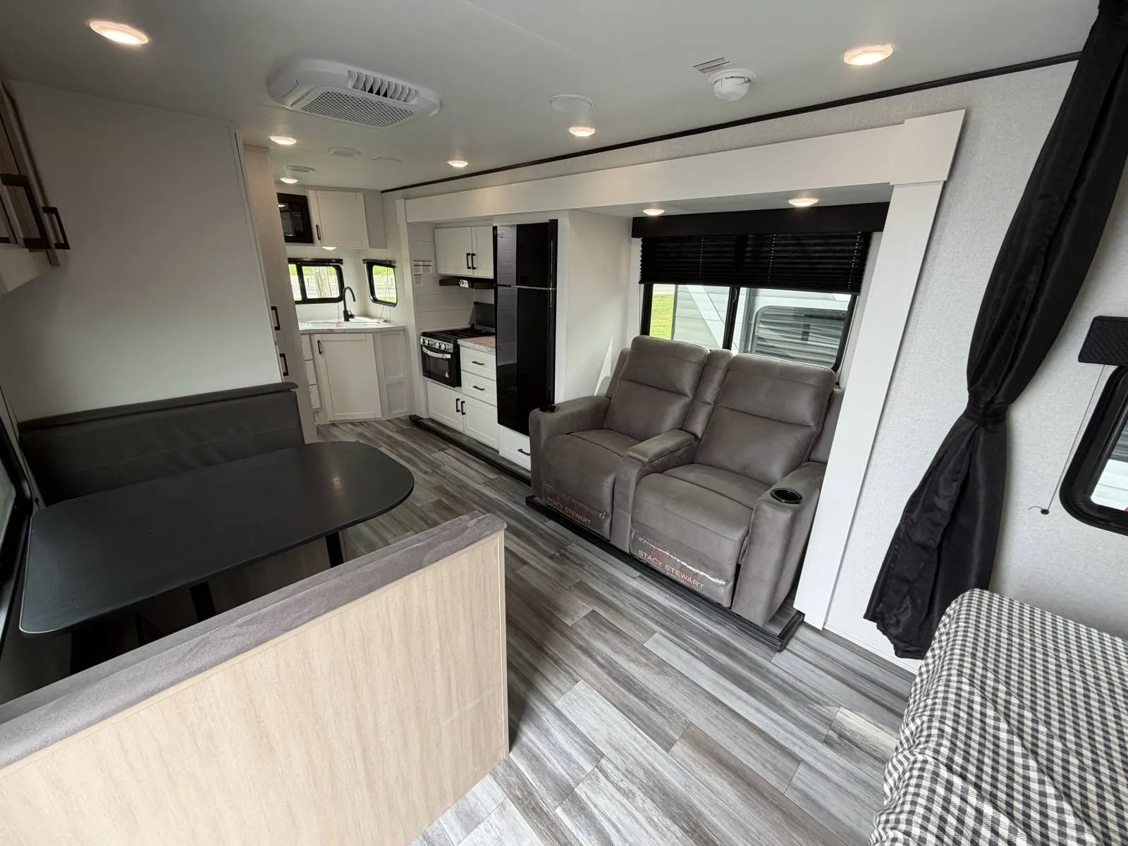2026 Jayco Jay Flight 225MLS - Photo 3