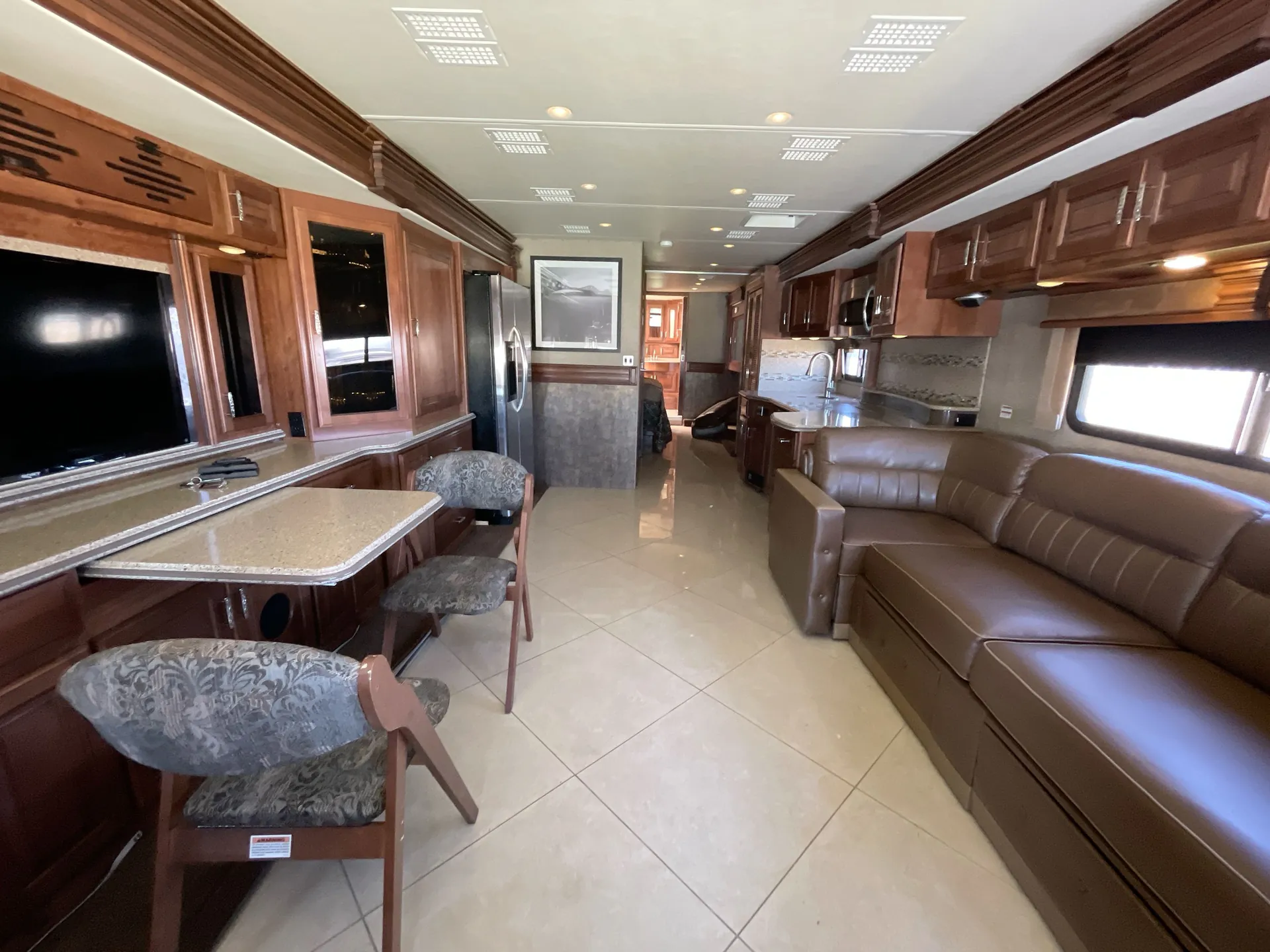 2014 Fleetwood Discovery 40E — living area main