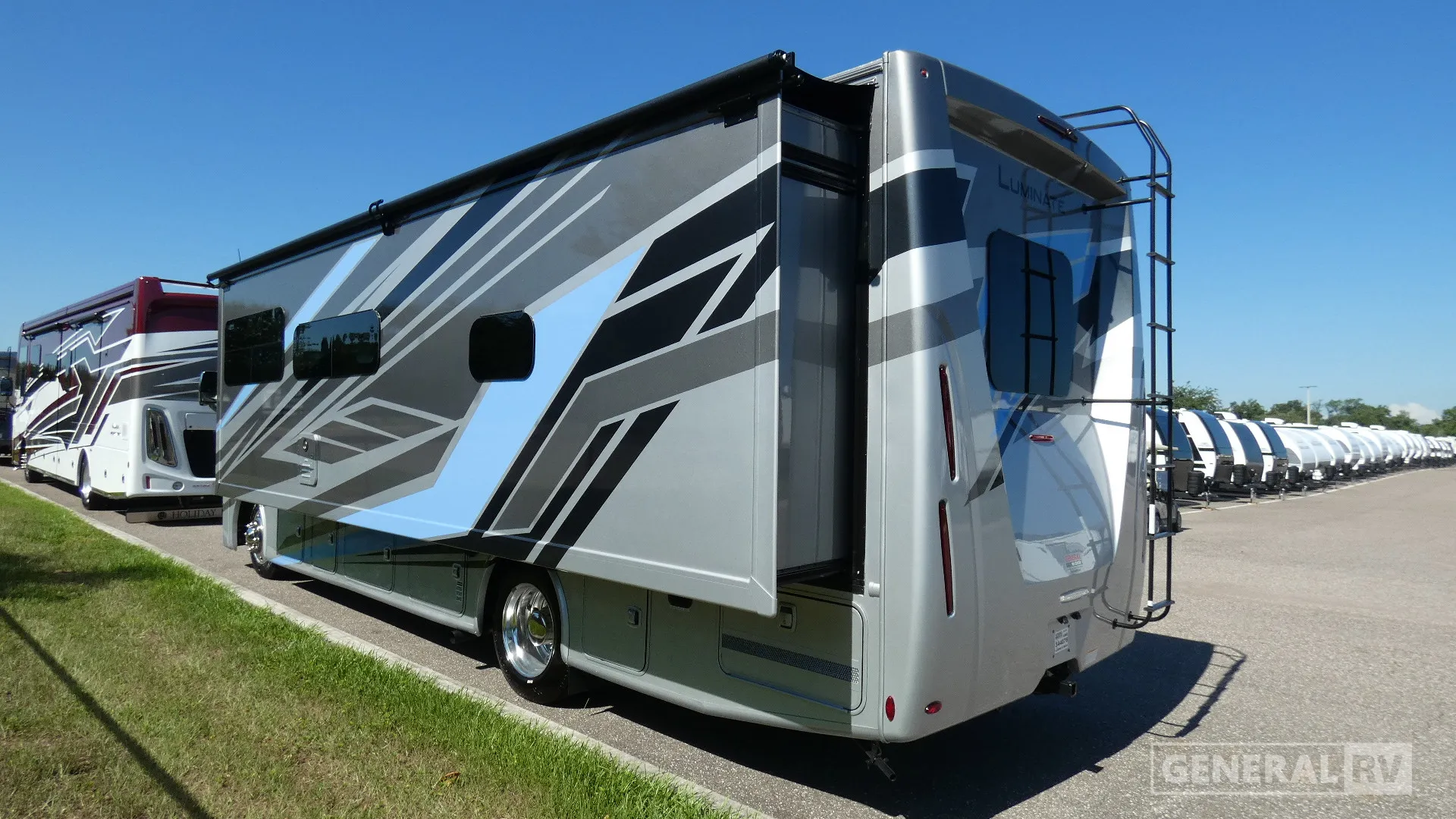 2027 Thor Motor Coach Luminate MM30 - Photo 4