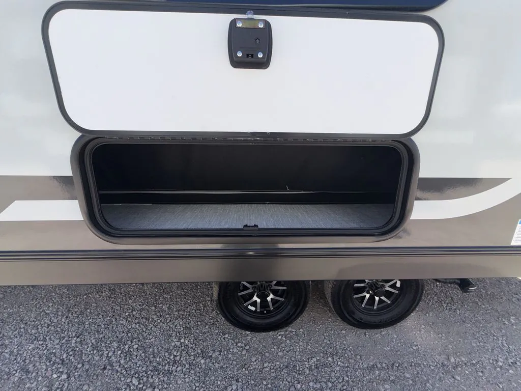 2027 Forest River Rockwood Mini Lite 2109S — Photo 7