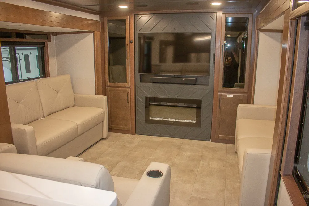 2025 Forest River RiverStone 425FO - Photo 3