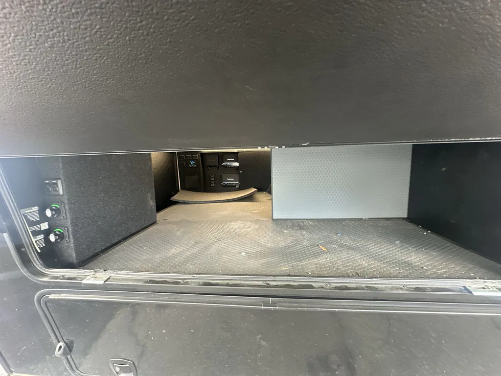 2024 Brinkley Model G 4000, Photos photo 8