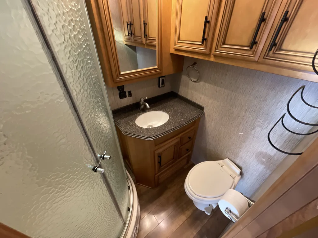 2016 Newmar Canyon Star 3921, Photos photo 13