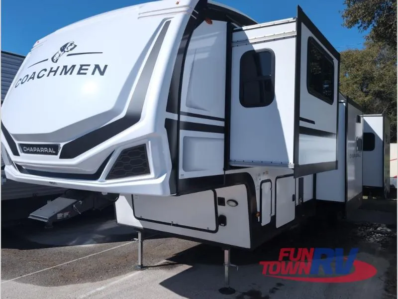 2026 Coachmen Chaparral 334FL - Photo 3