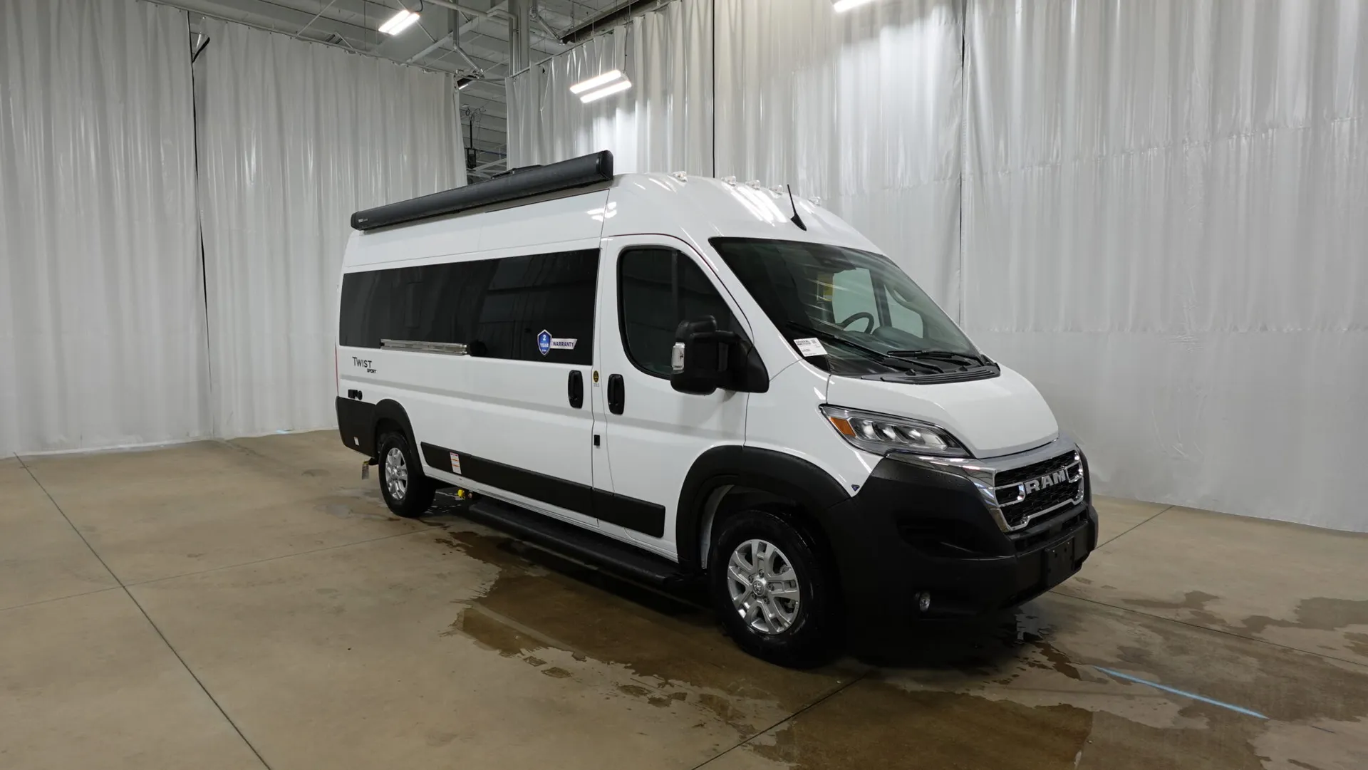 2026 Thor Motor Coach Twist Sport 20LS - Photo 2