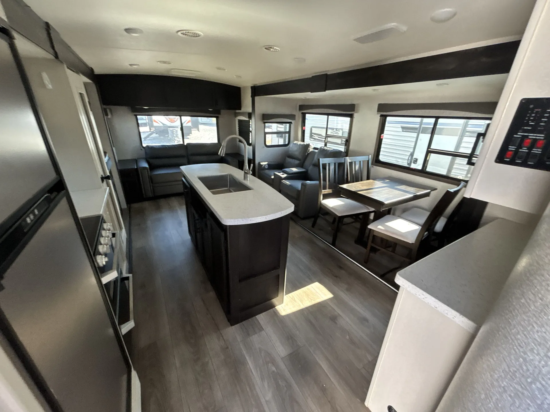 2021 Highland Ridge Open Range Light 275RLS — living area main