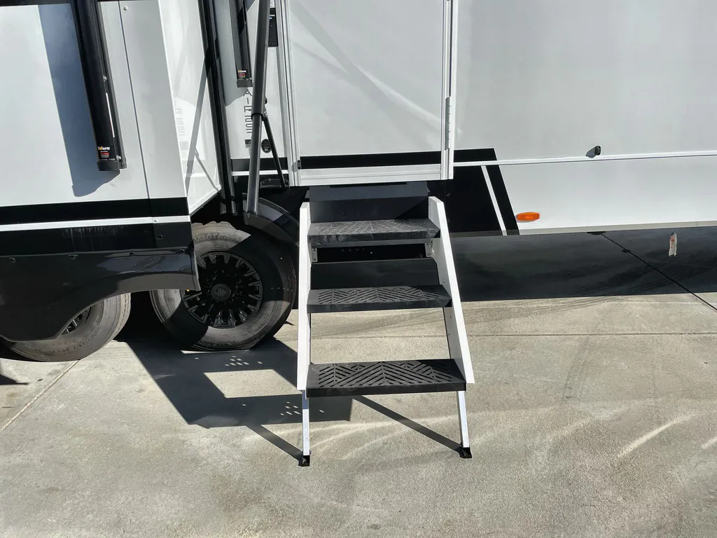 2026 Brinkley Model Z Air 297, Photos photo 4