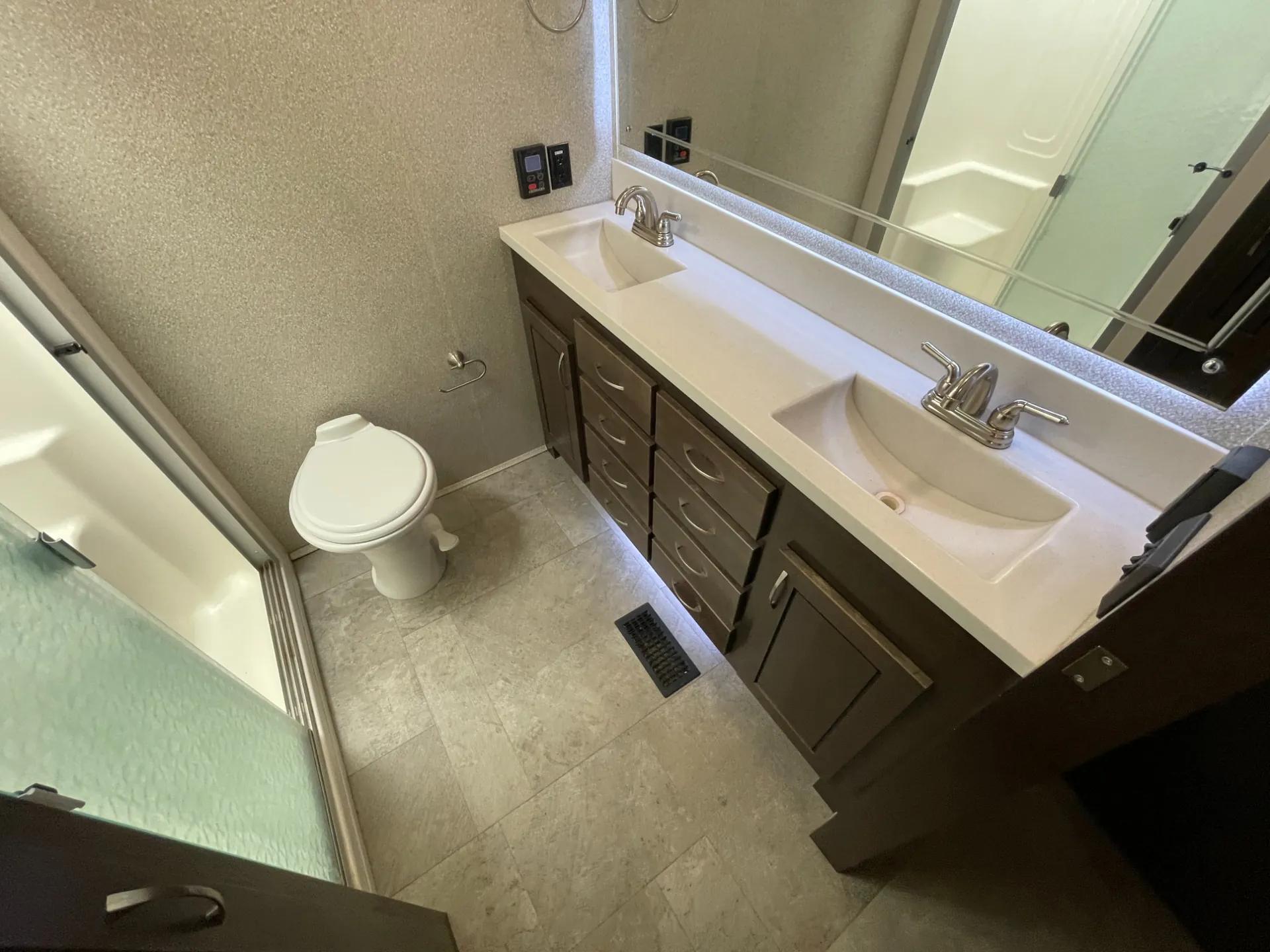 2020 Forest River Cedar Creek Hathaway Edition 36CK2 — Photo 6