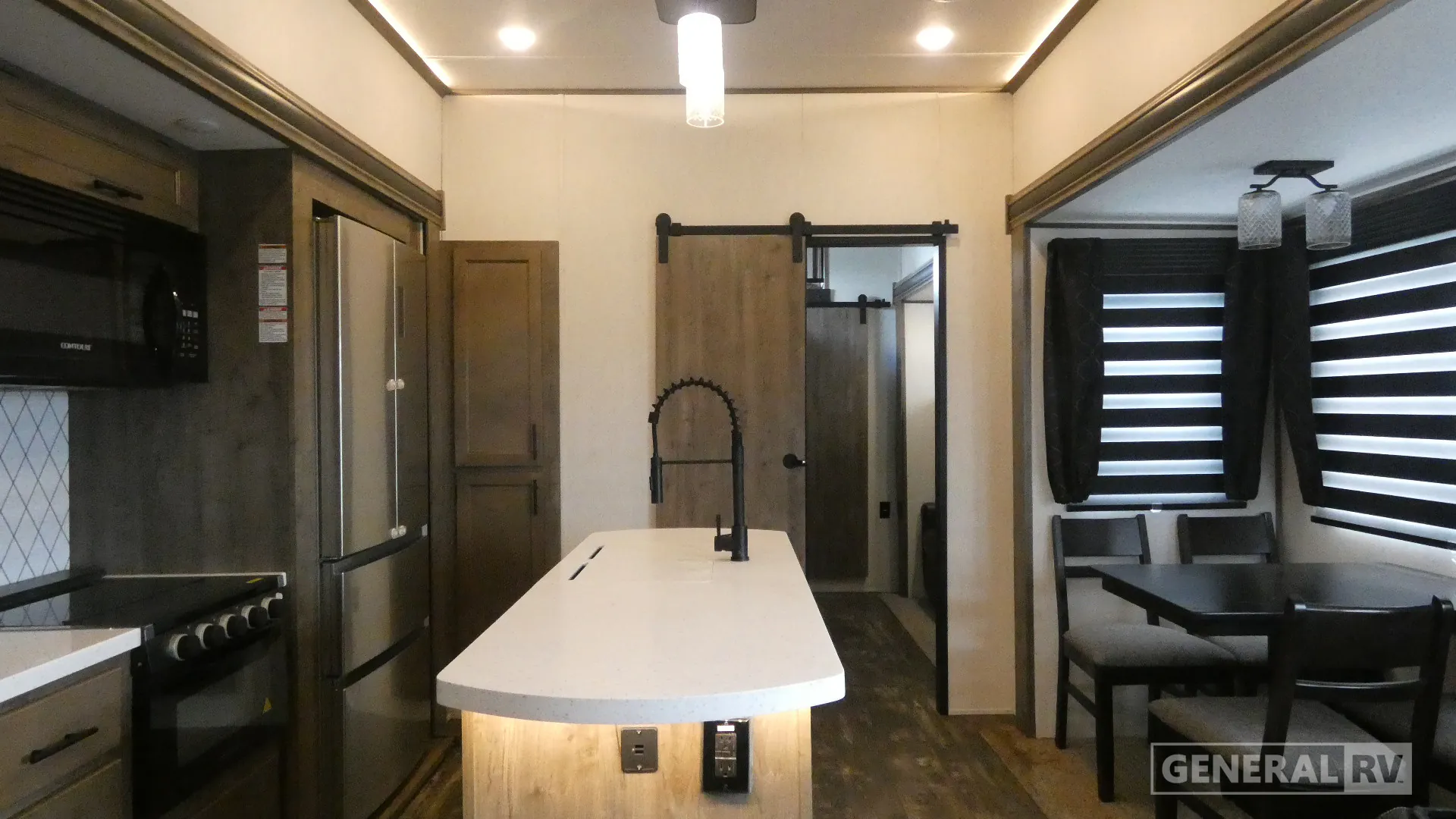 2021 Forest River Sabre 38DBQ - Photo 3