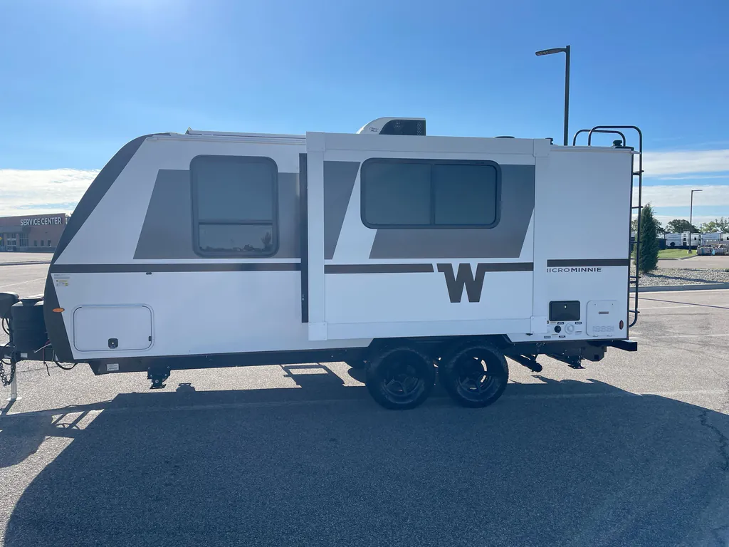 2027 Winnebago Micro Minnie 2108DS, Photos photo 6