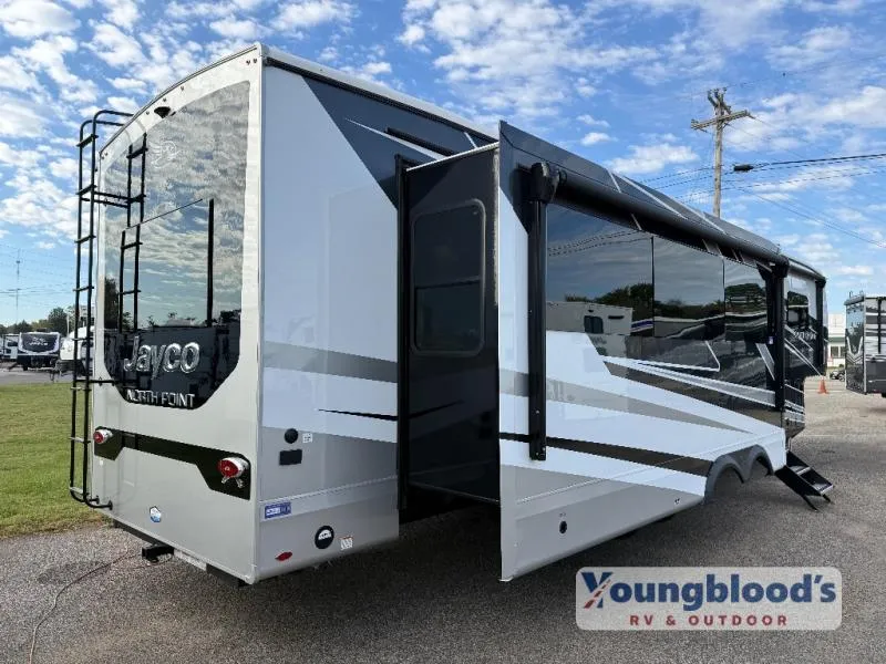 2026 Jayco North Point 381CKRE - Photo 4
