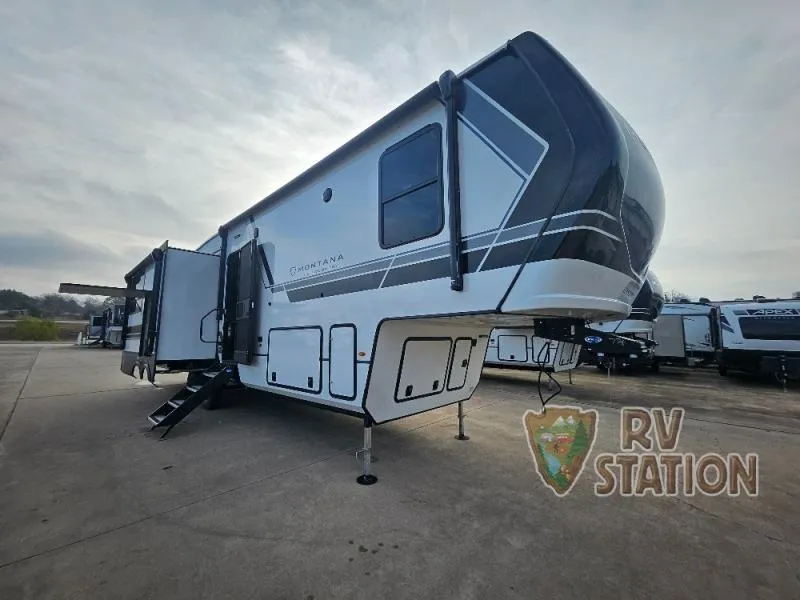 2026 Keystone Montana High Country 325RK - Photo 2