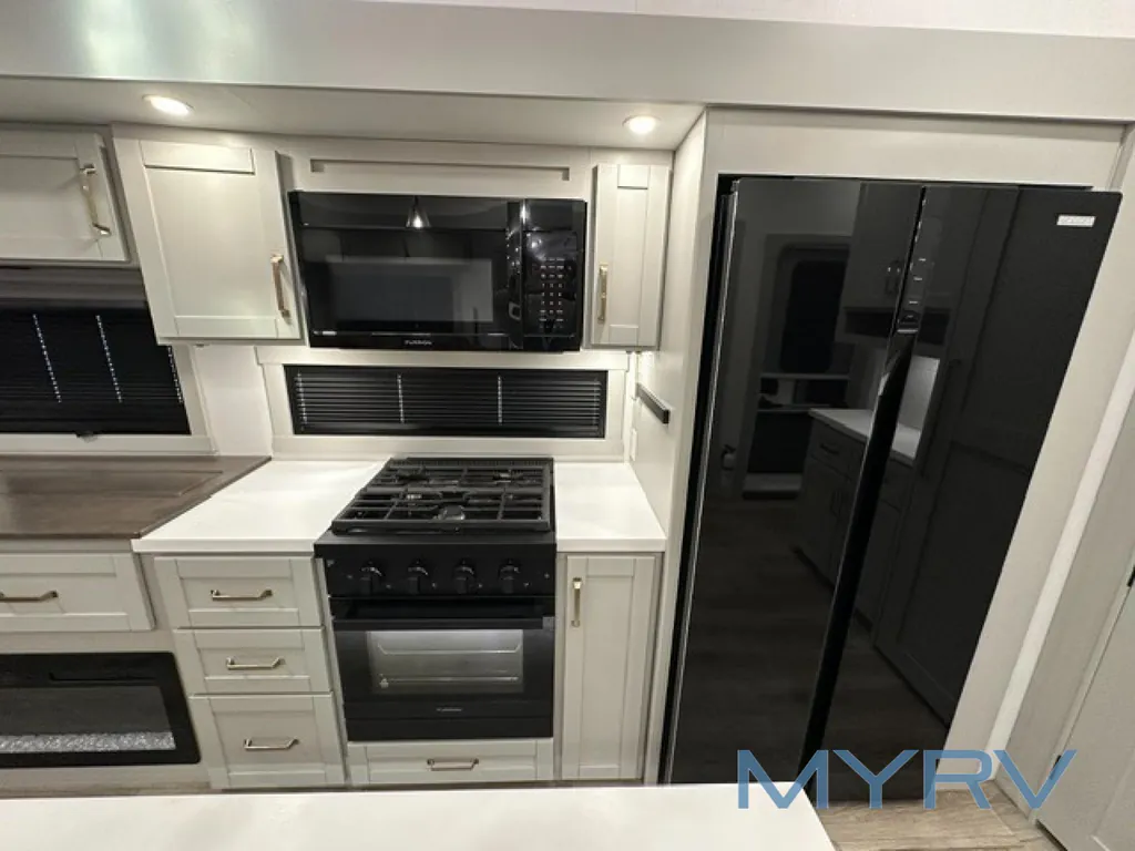 2025 Brinkley Model Z 3610, Photos photo 23