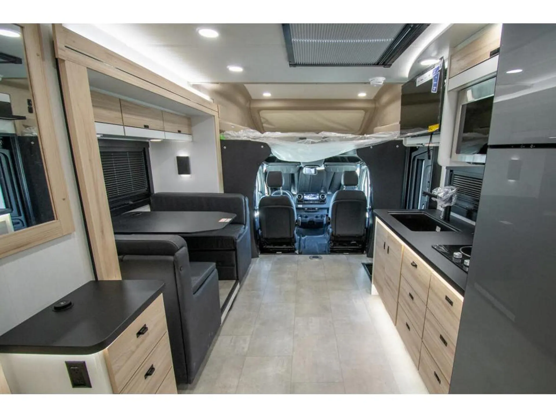2026 Entegra Coach Qwest 25L - Photo 3