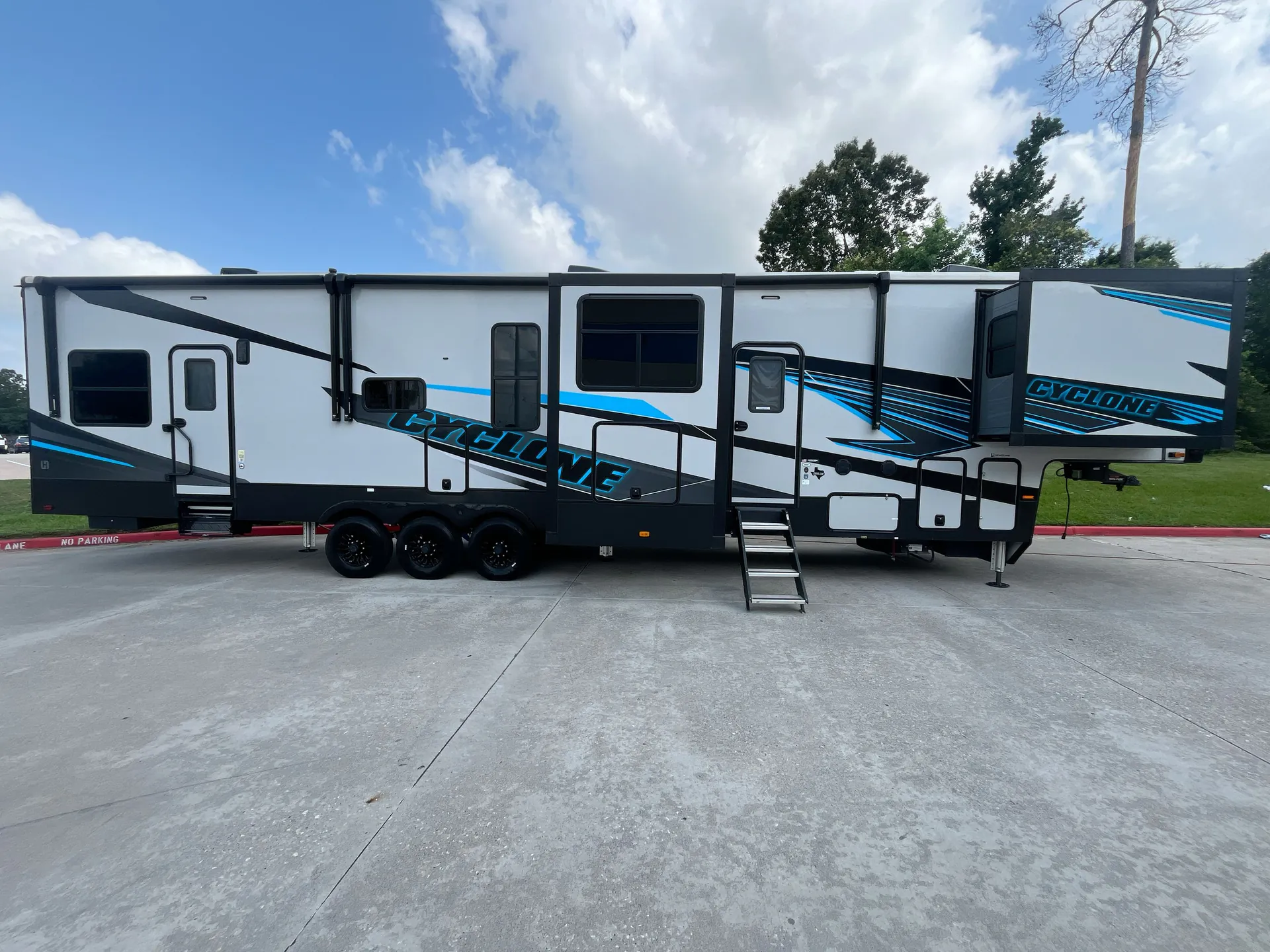 2025 Heartland Cyclone CY 4008