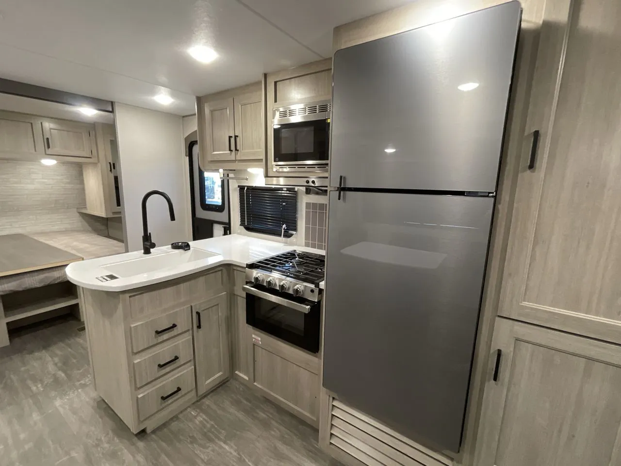 2026 Forest River Aurora 27DBH — Photo 6