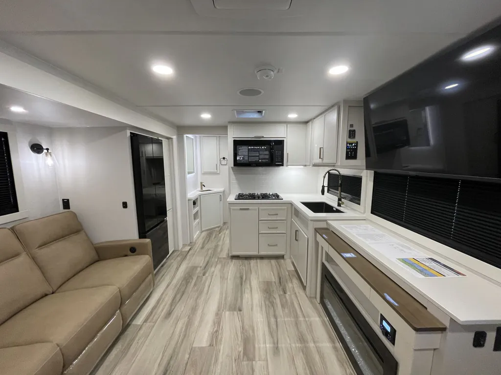 2027 Brinkley Model I 290, Photos photo 19