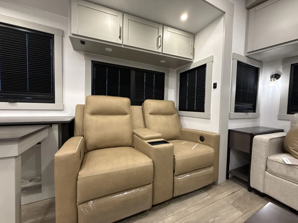 2026 Brinkley Model Z 3600, Photos photo 16