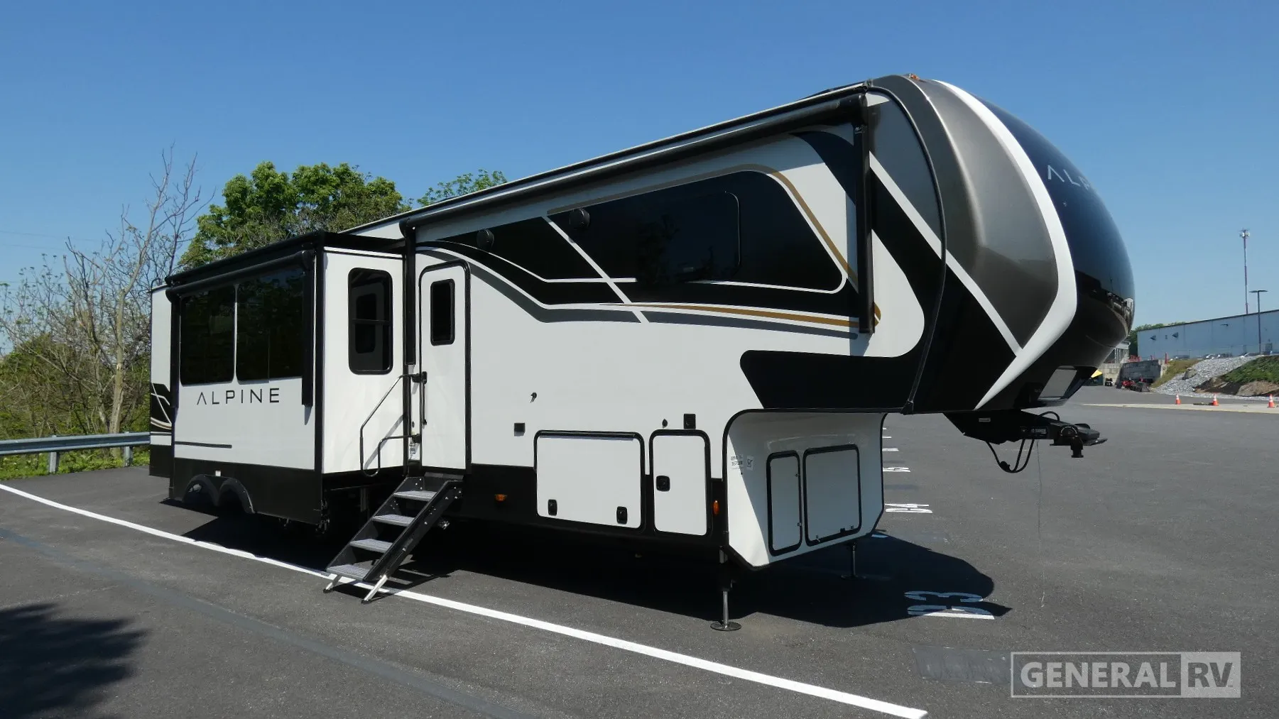 2024 Keystone Alpine 3912DS - Photo 2