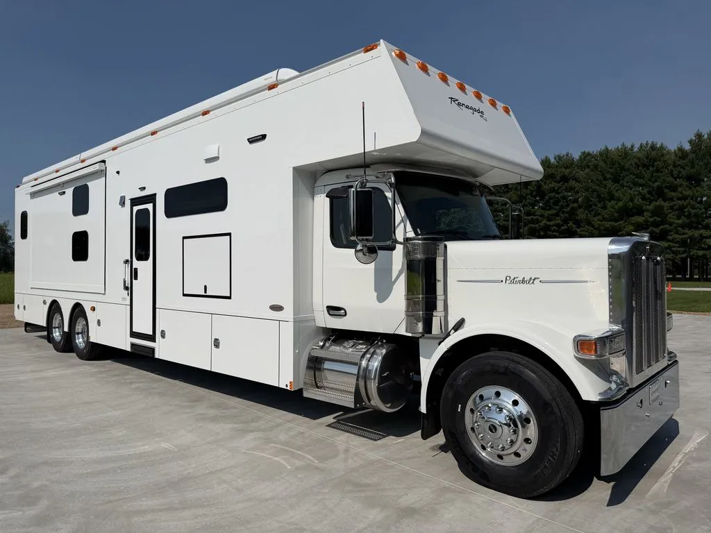 2027 Renegade RV Vienna 25TBN - Photo 2