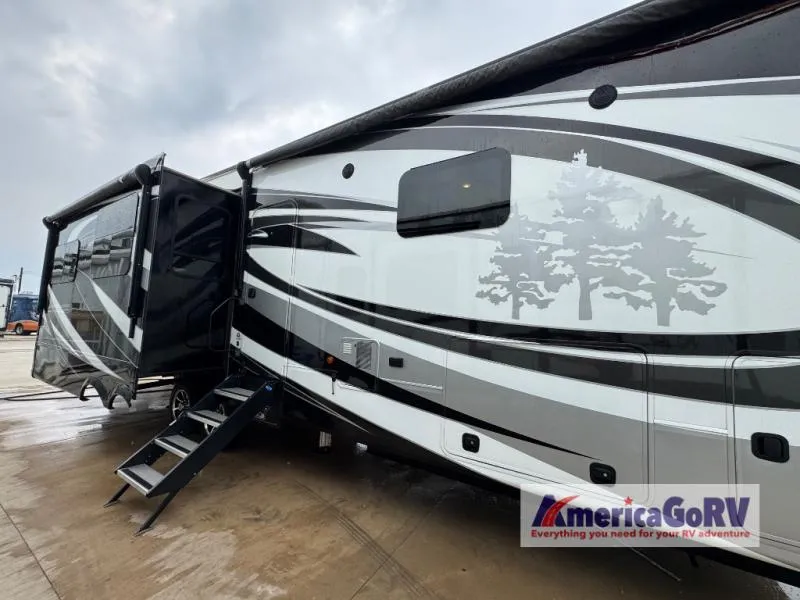2017 Redwood RV Redwood 3901WB - Photo 3