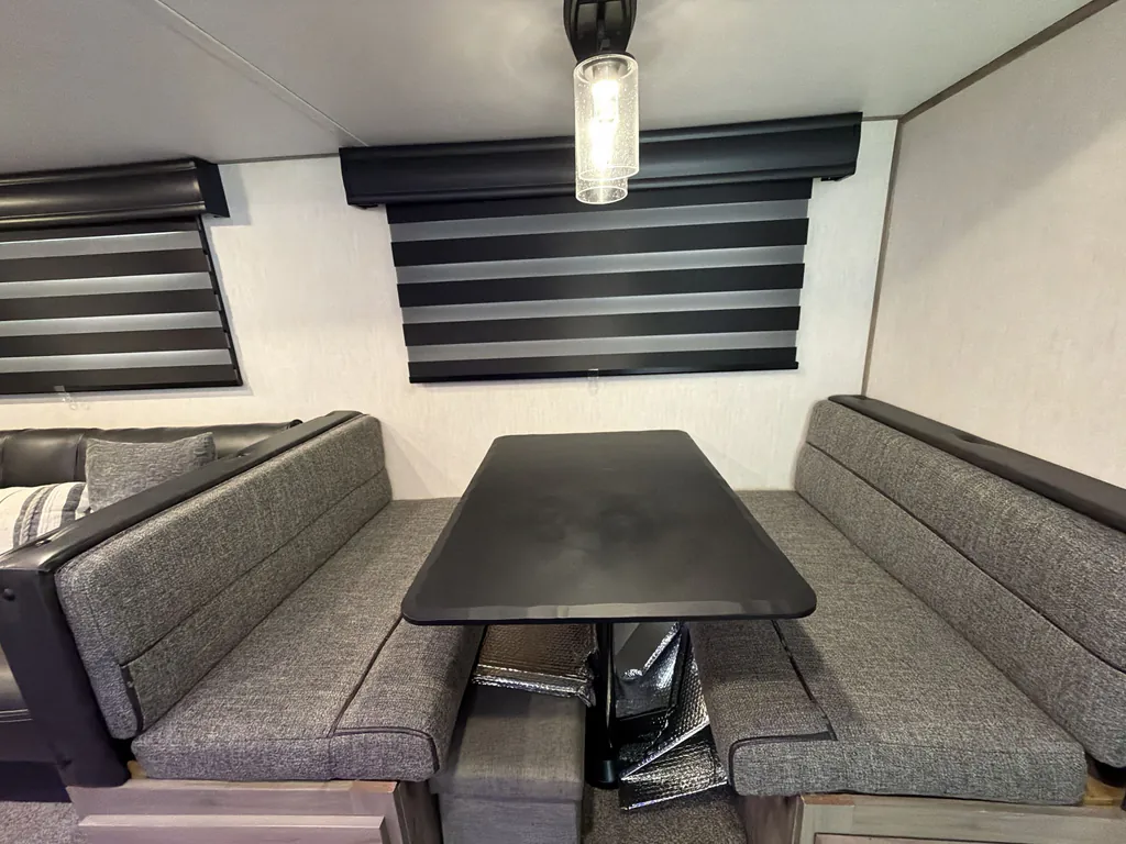 2021 Forest River Cherokee Alpha Wolf 33BH-L, Photos photo 3