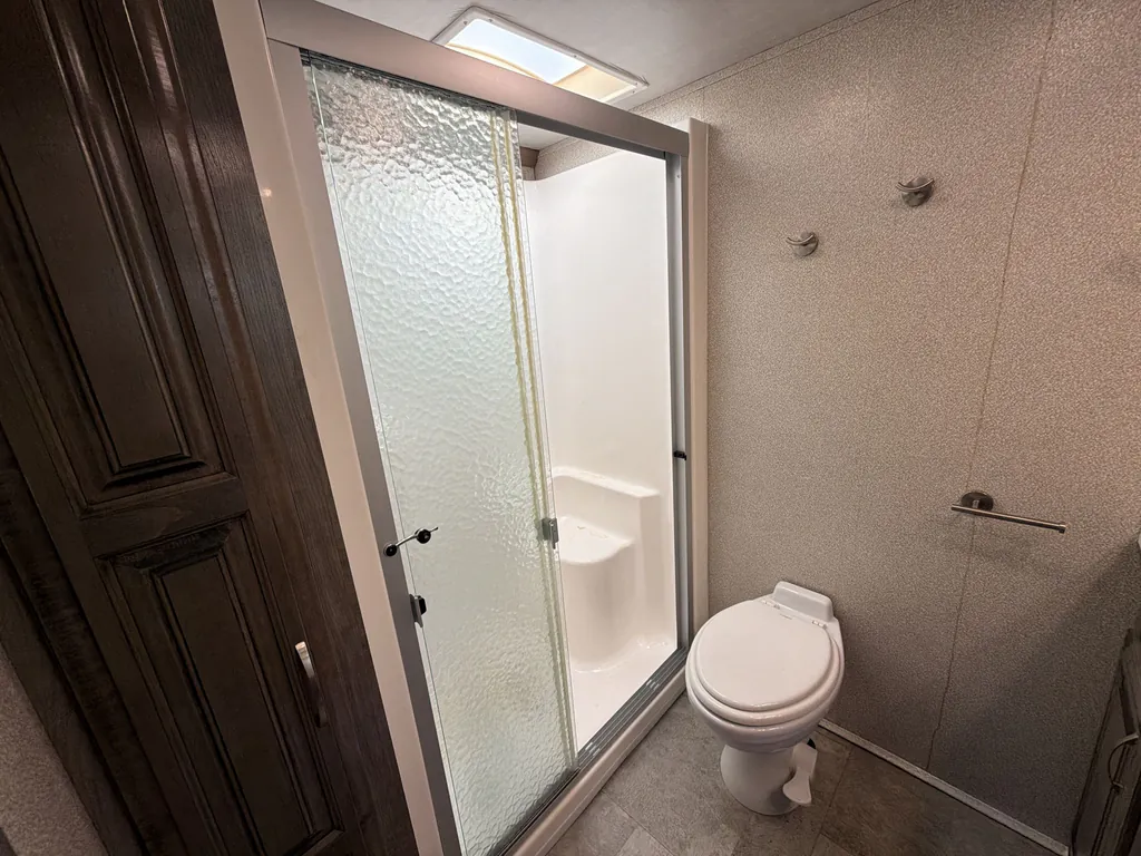2020 Forest River Cedar Creek Champagne Edition 38EL, Photos photo 18